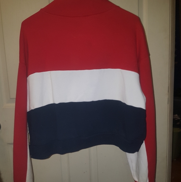 DIVIDED Cropped Sweater - Picture 10 of 15